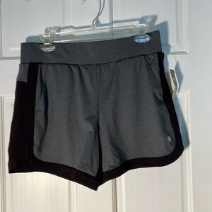 TEK Gear athletic black/gray mid rise shorts with pockets NWT size M